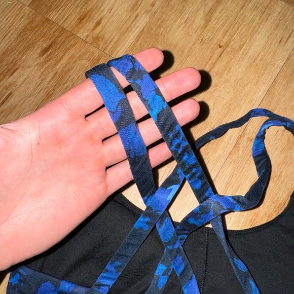 Lulu Lemon Energy Sports Bra - Picture 2 of 3